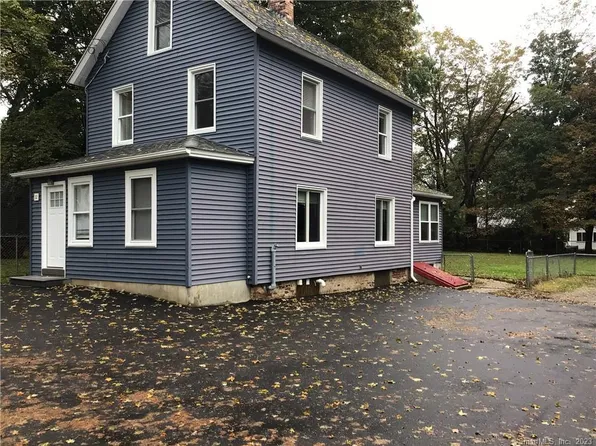 32 Center Street, Putnam, CT 06260