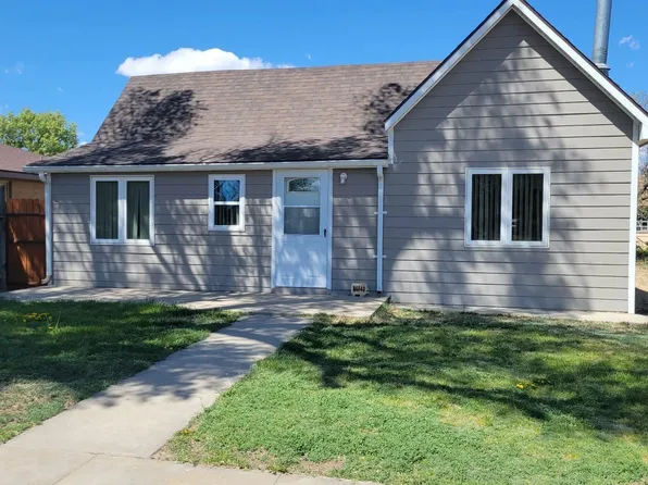 419 E Pearl St, Dighton, KS 67839