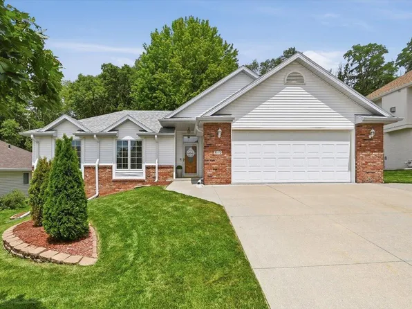 312 Buena Vista Cir, Council Bluffs, IA 51503