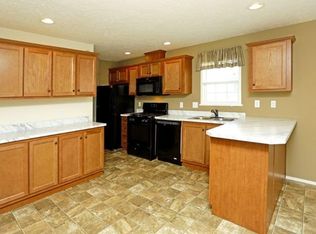 17123 Scarborough Dr, Macomb, MI
