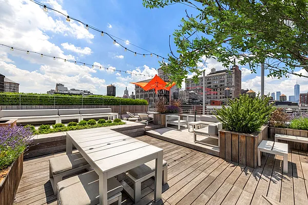 Sold by Compass | media 17