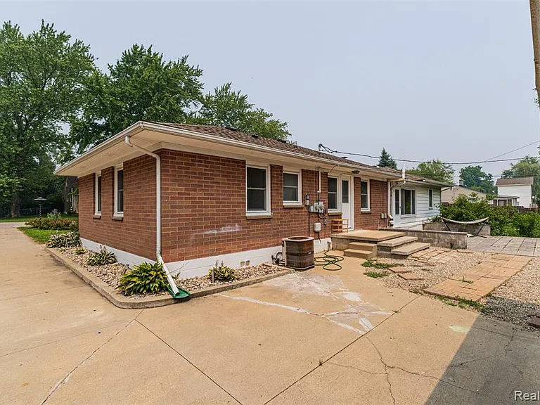 4918 Ainsley Ave — Photo 43