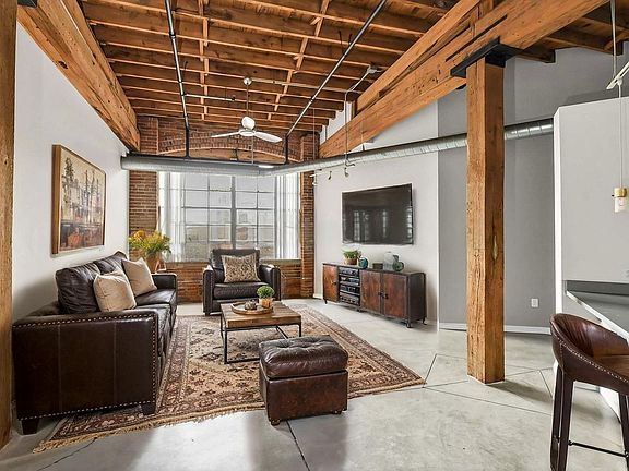 2nd image of 3307 Scranton Rd #203