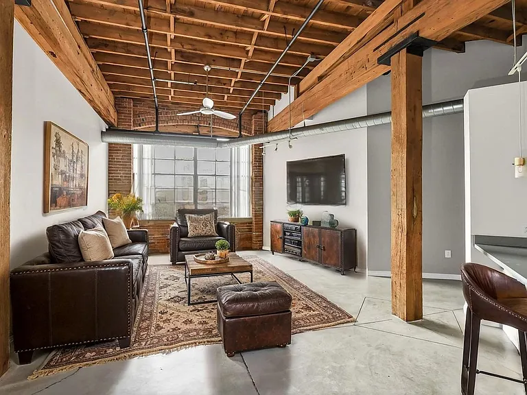 SoHo Lofts — Photo 19