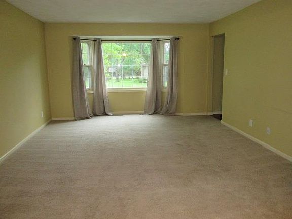 3rd image of 1475 Brittany Ct