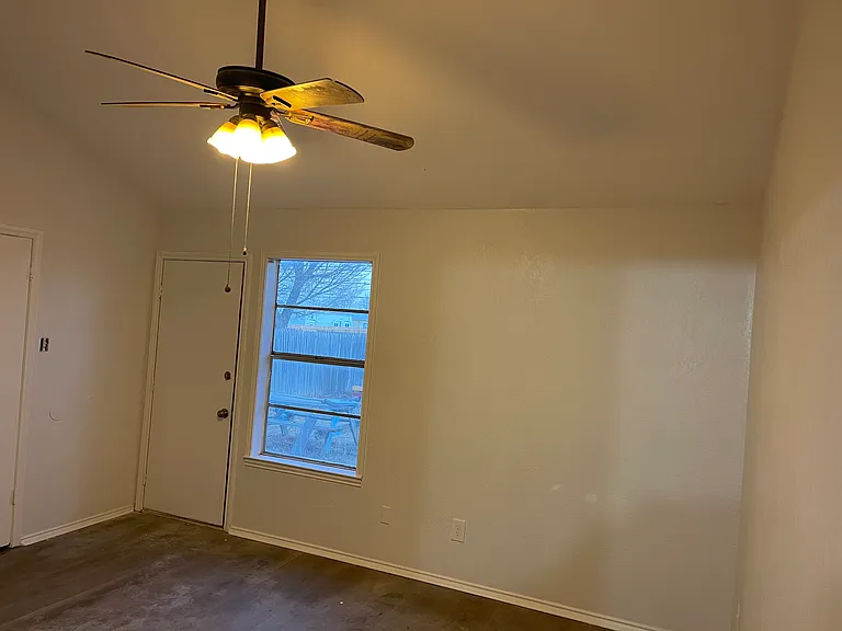 2907 Roosevelt Ave — Photo 19