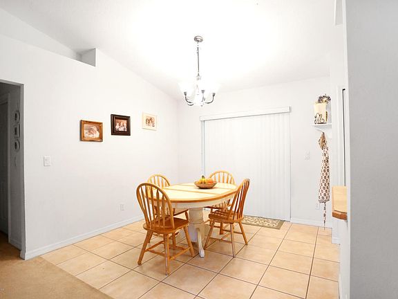 4th image of 824 Darby Ln