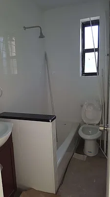 Rented by Smart NY Realty LLC | media 1