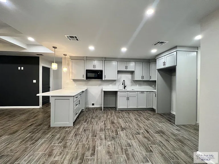 24186 Culiacan St #18 — Photo 6
