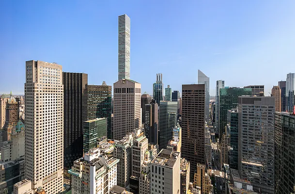 Sold by Compass | media 21