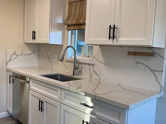 2nd image of 429 Dunster Dr #3