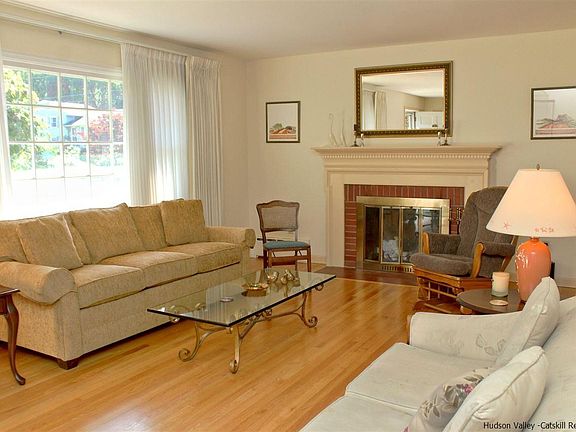5th image of 178 Hilltop Dr