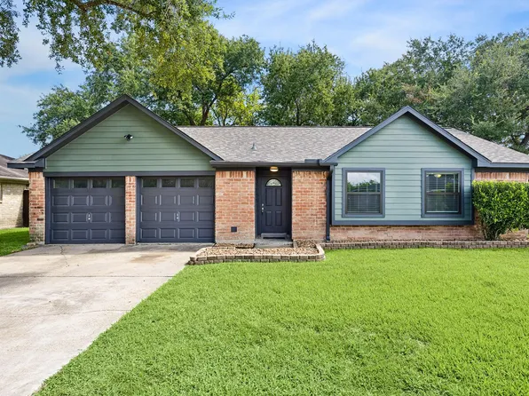 1605 Cypress Hollow St, Pearland, TX 77581