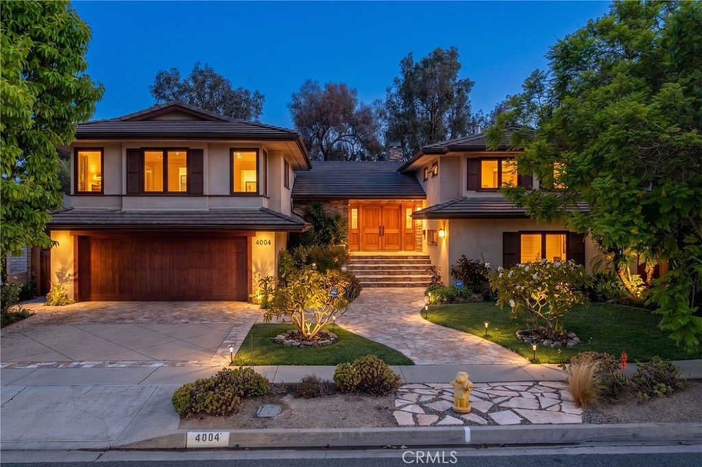 4004 Country Club Dr — Lakewood Country Club
