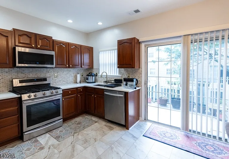 248 Warren St — Photo 13