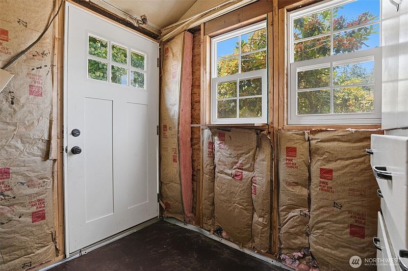 2nd image of 2506 Trenton Avenue NE