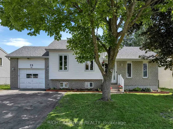 73 Castlebeau St, Russell, ON K0A 1W0