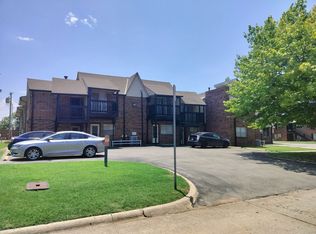 3 bedroom, 2.5 bathroom apartment with central heat and air, Edmond, OK 73034