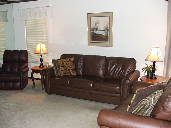 2nd image of 146 Saint Julien St