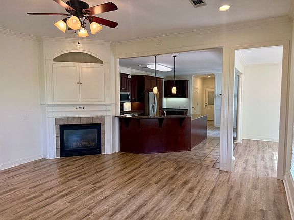 4th image of 364 Springhill Dr