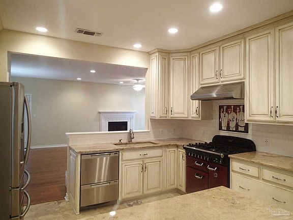 3rd image of 3120 Leesburg Sq