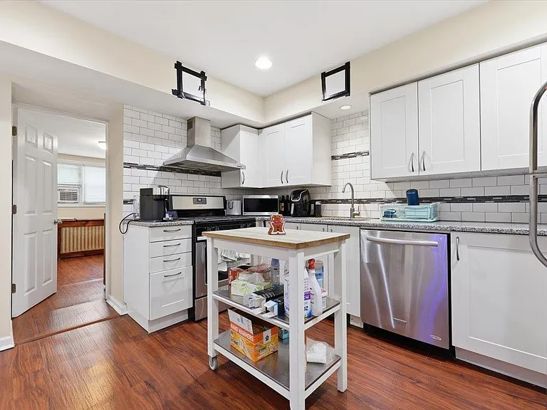 39 Waverly St #1 — Photo 8