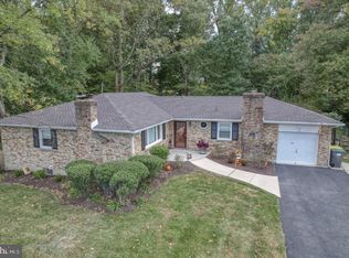 12 Decker Dr, Newark, DE 19711