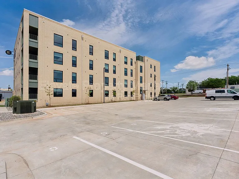 The E at 1016 NW 67th Street — Photo 120