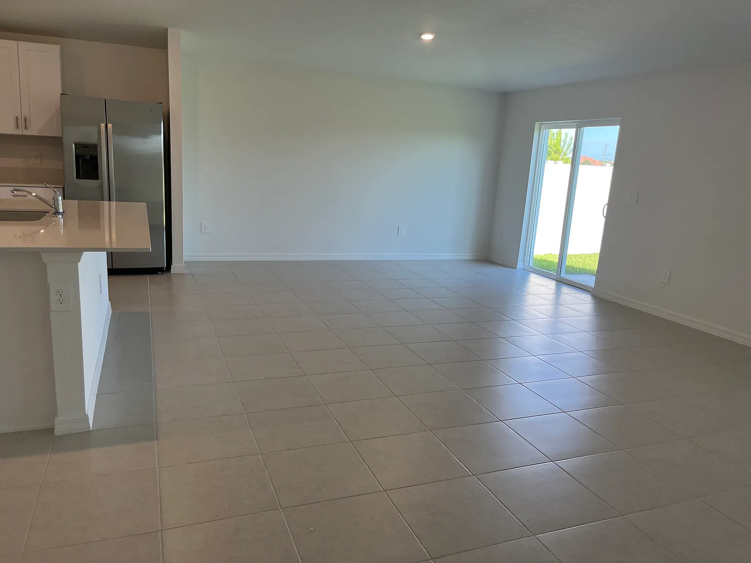 4 bed, 2174 sqft, $3,200 — Photo 4