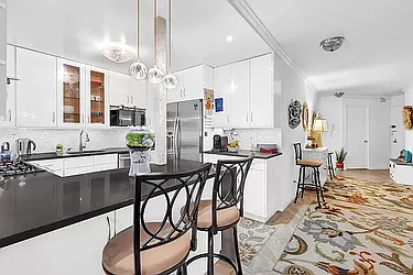 Rented by R New York