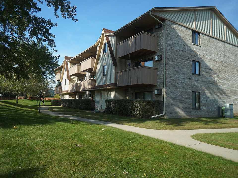 1st image of 19 Cedar Ct APT 11