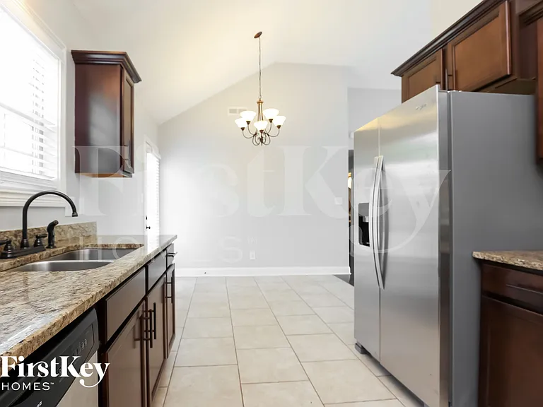 1145 Stillwood Dr — Photo 6