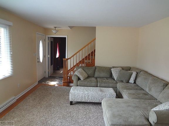 3rd image of 28243 Duluth Dr E