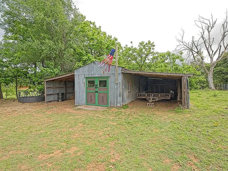 1116 N Timber Rd — Photo 17