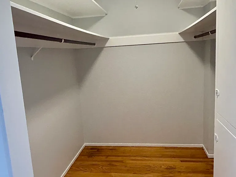 Large Walk-in Closet 8" x 7"