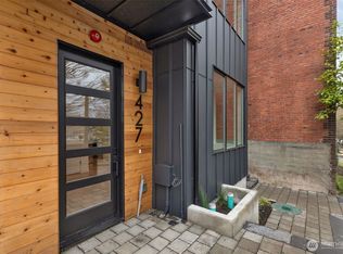 3040749-Lu, Seattle, WA 98112