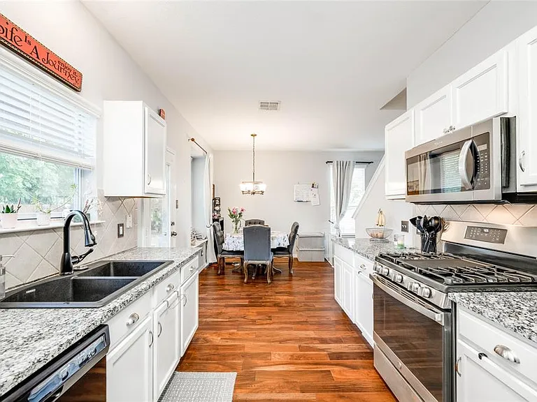12221 Buzz Schneider Ln — Photo 11