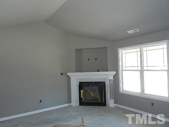 2nd image of 304 Rocky Creek Ln