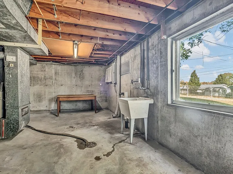 1505 Miller Dr — Photo 19