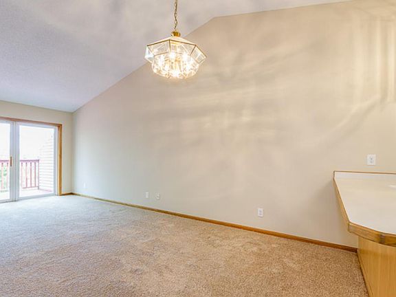 4th image of 619 N Concord Pl