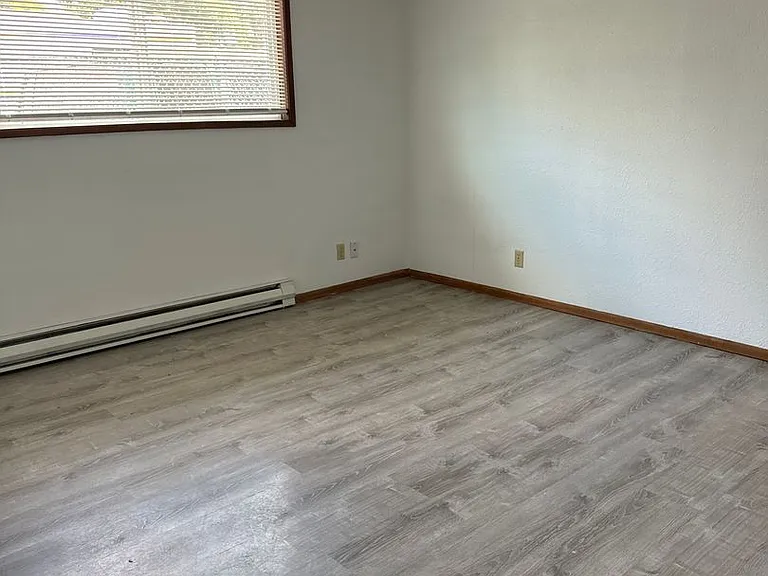 339 Chase Ave — Photo 4
