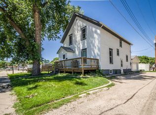 9 10th Ave SE, Aberdeen, SD 57401