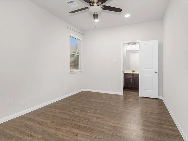 17423 Desmond St — Photo 11