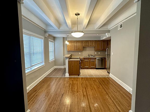 2nd image of 910 Ward Pkwy #11234673