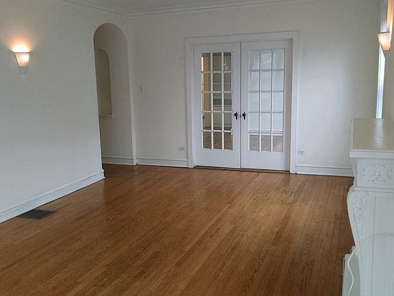 2nd image of 2057 W North Ave APT 2