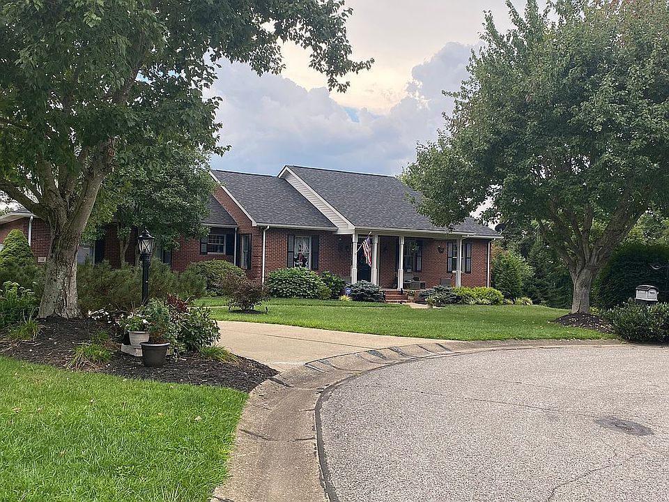 1st image of 111 Country Meadow Dr