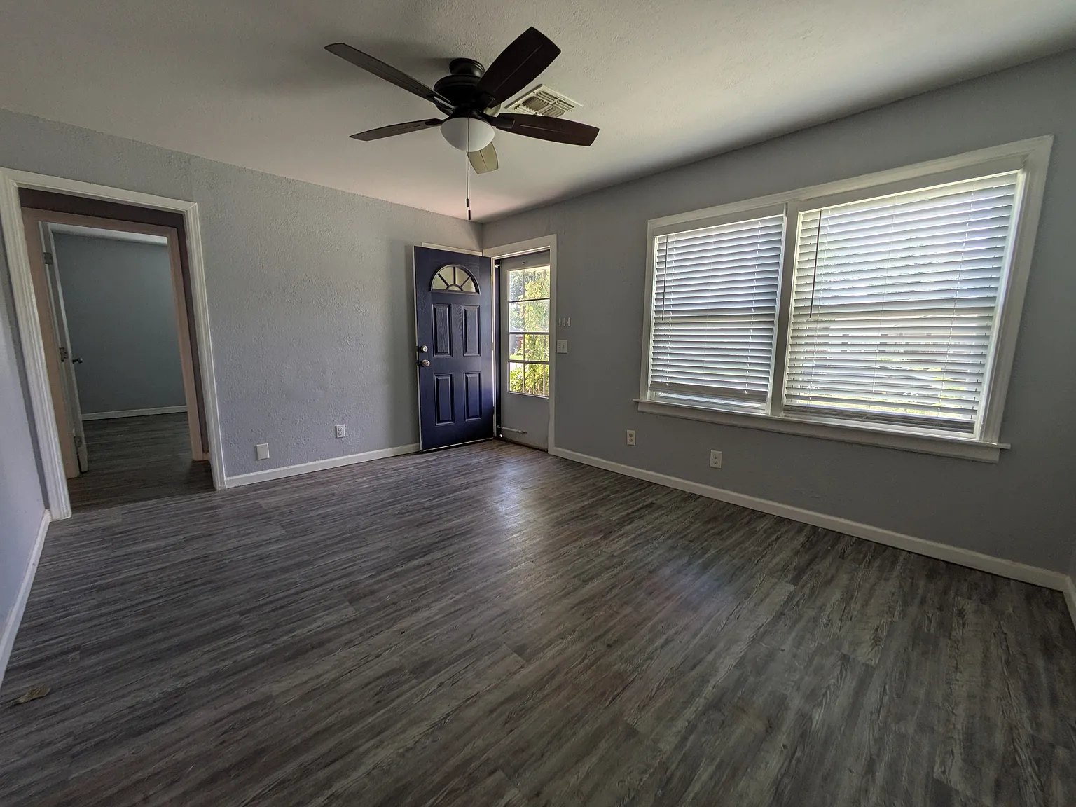 3 bed, 973 sqft, $1,300 — Photo 3