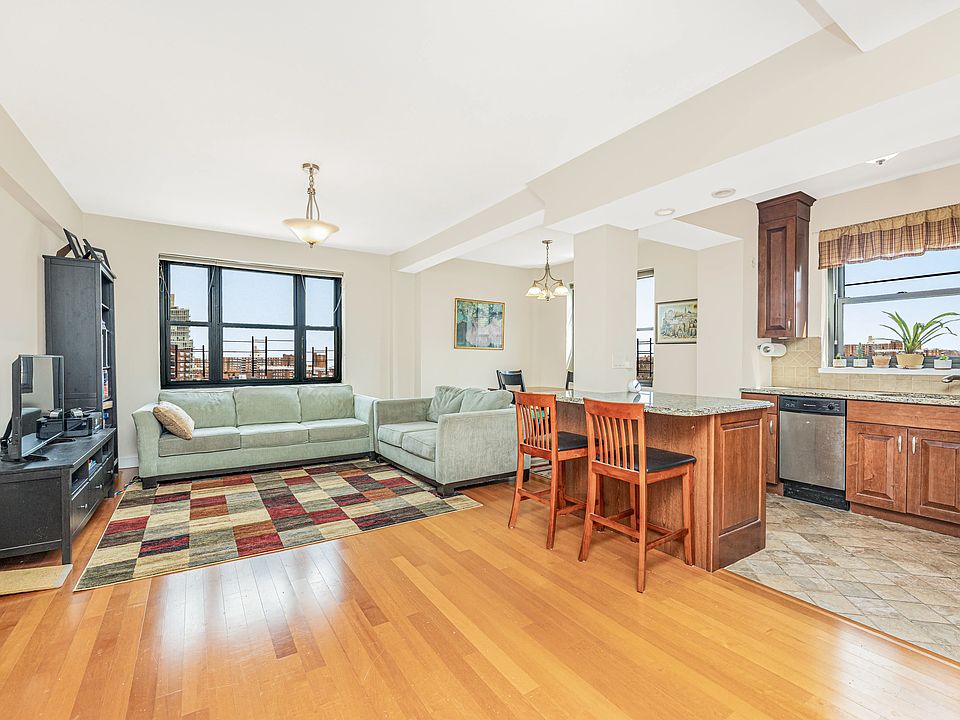1st image of 3103 Fairfield Ave APT 11F
