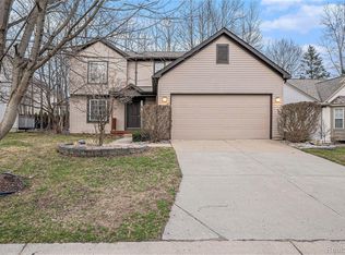 5764 Shannon Ln, Clarkston, MI 48348
