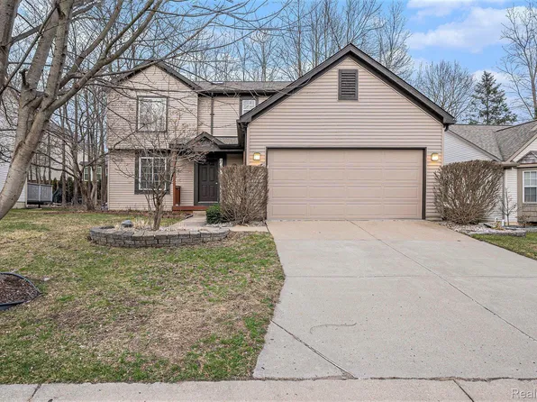 5764 Shannon Ln, Clarkston, MI 48348